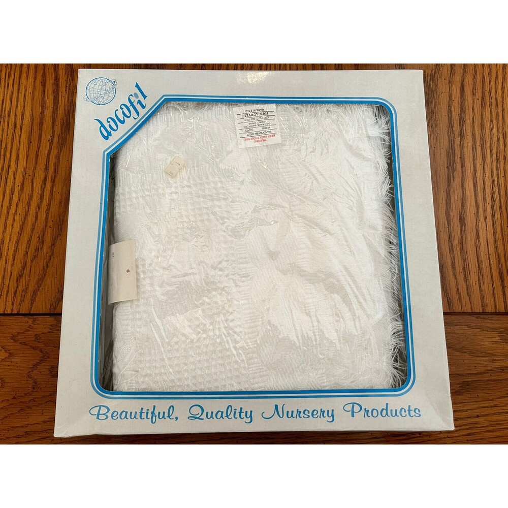 VTG NOS RARE Docofil White Elegant Waffle Baby Nursery Blanket Acrylic Fringe